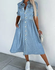 Midi Denim Kjole med Knapper | Blå | Denim | Casual & Stilfuld Tøj og Tilbehør > Beklædning > Kjoler > Casual Kjoler