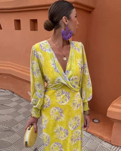 Blomstret Midi Kjole med Pufærmer | Elegant & Feminin | Figursyet Design Gul / S Tøj og tilbehør > Beklædning > Kjoler