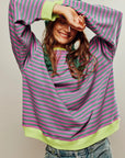 Casual Stribet Sweatshirt | Blød og Stilfuld | Perfekt til Afslappede Dage Lilla / S Tøj og Tilbehør > Beklædning >