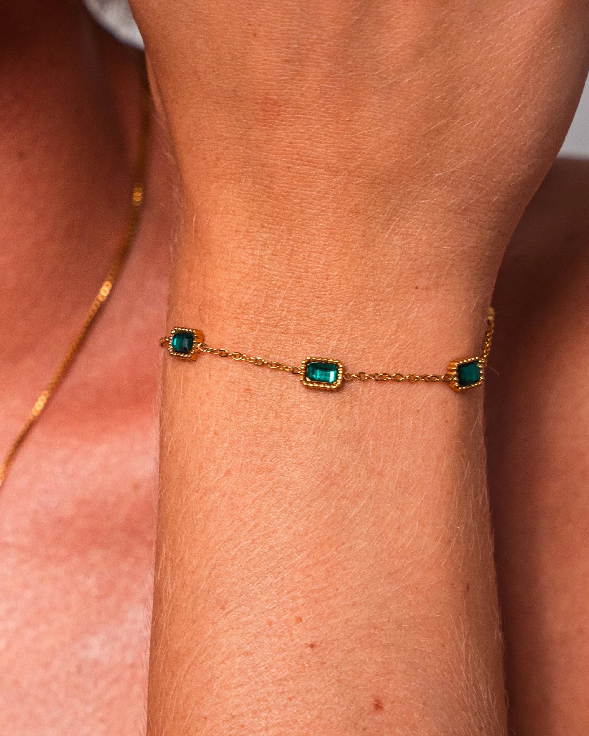 Freja - Armbånd med Rektangulære Krystaller - Elegant og Justerbar Design-2