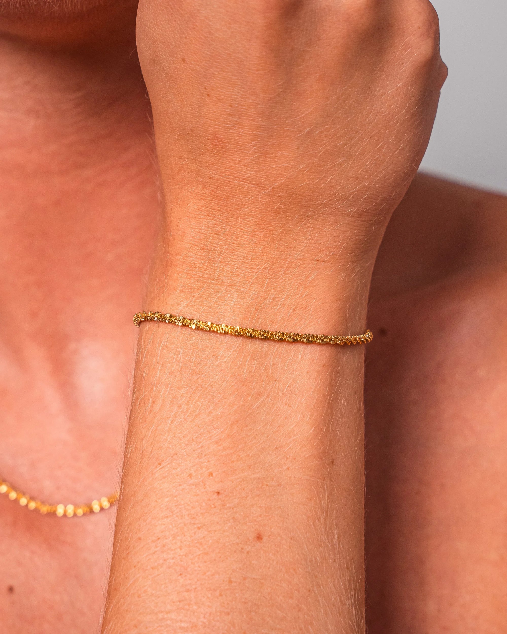 Freja - Elegant Armbånd - Minimalistisk Design med Glans-2