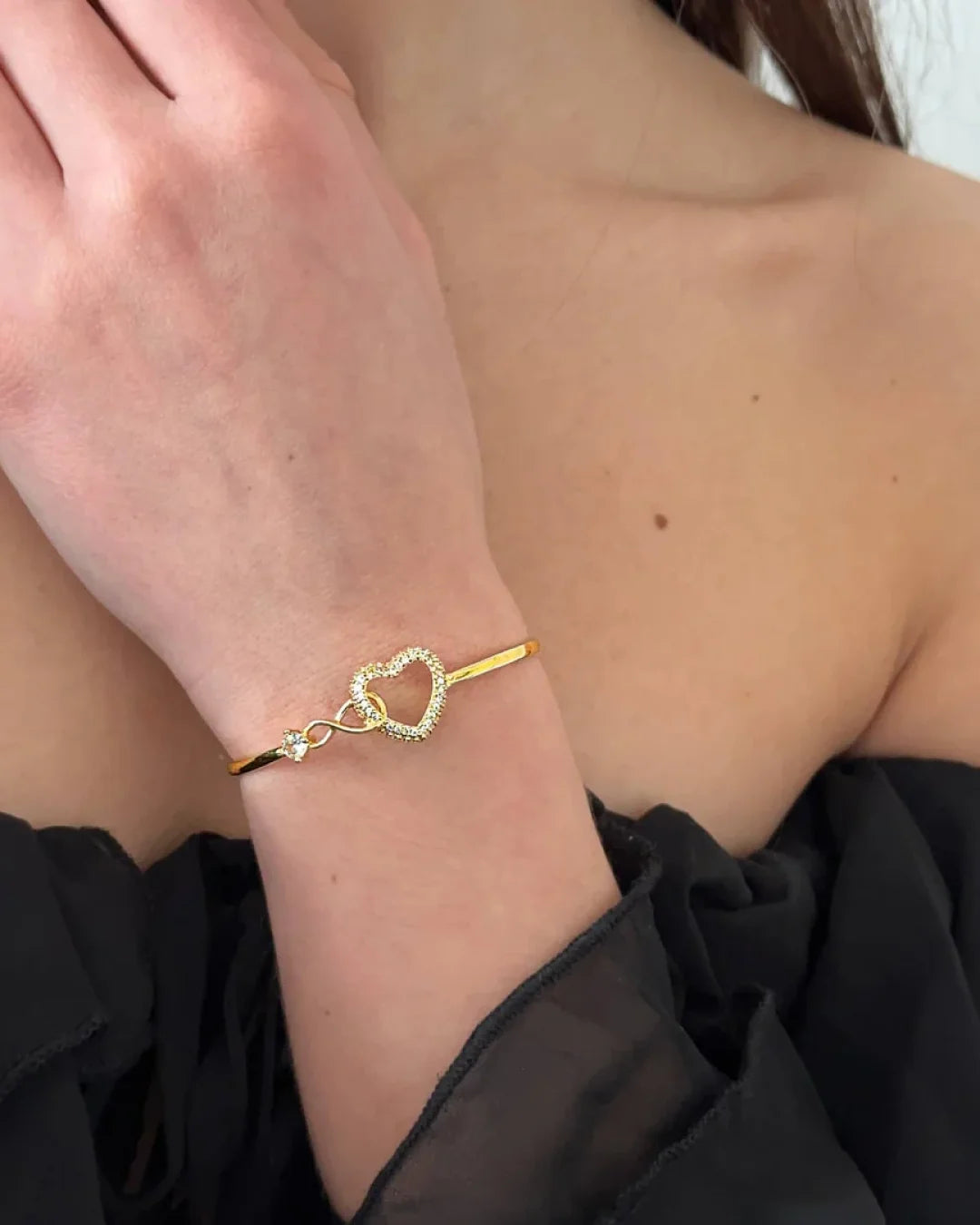 Freja - Armbånd med Hjerte og Uendelighed - Elegant og Justerbart Smykke-4