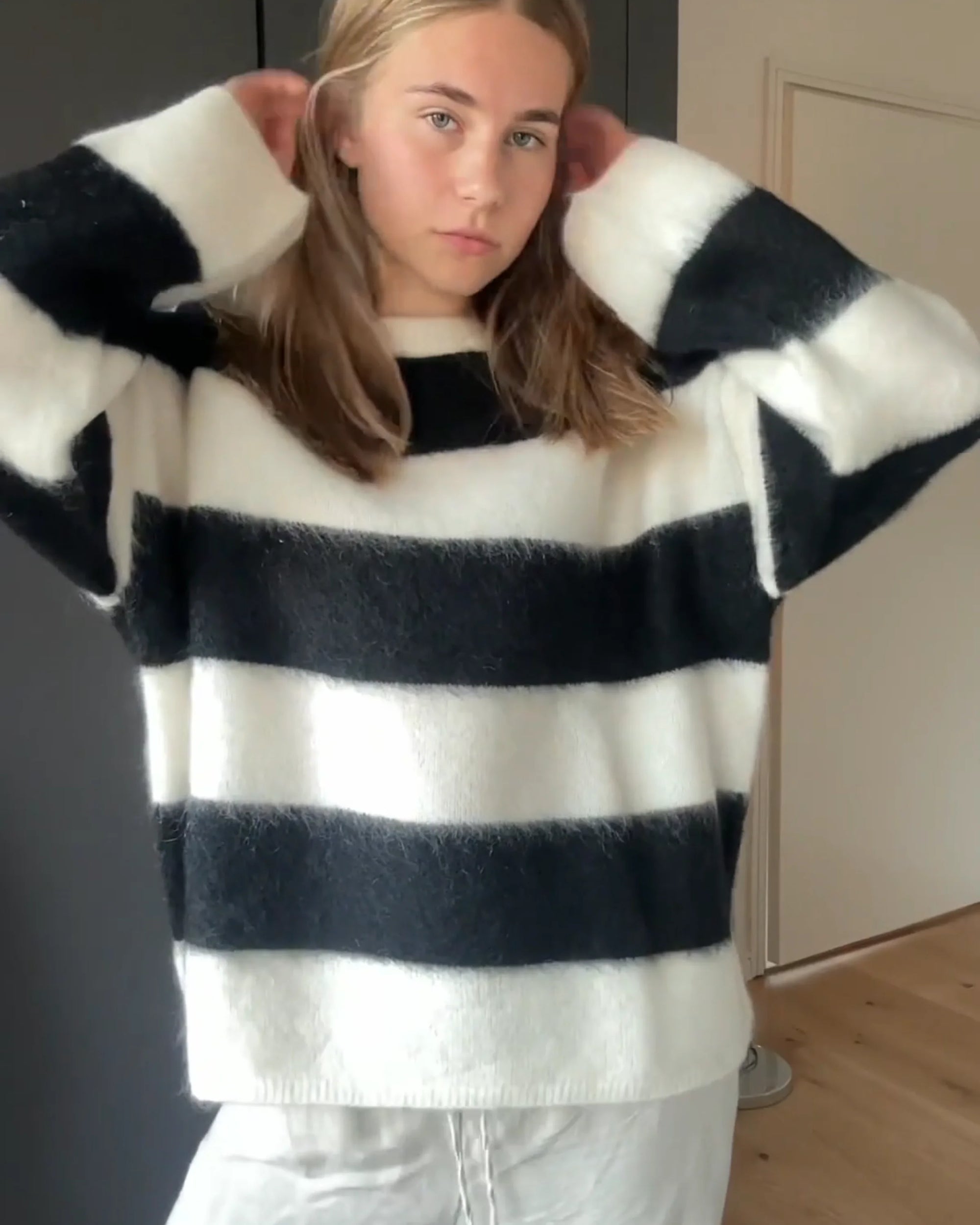 Lila | Mohair Crewneck