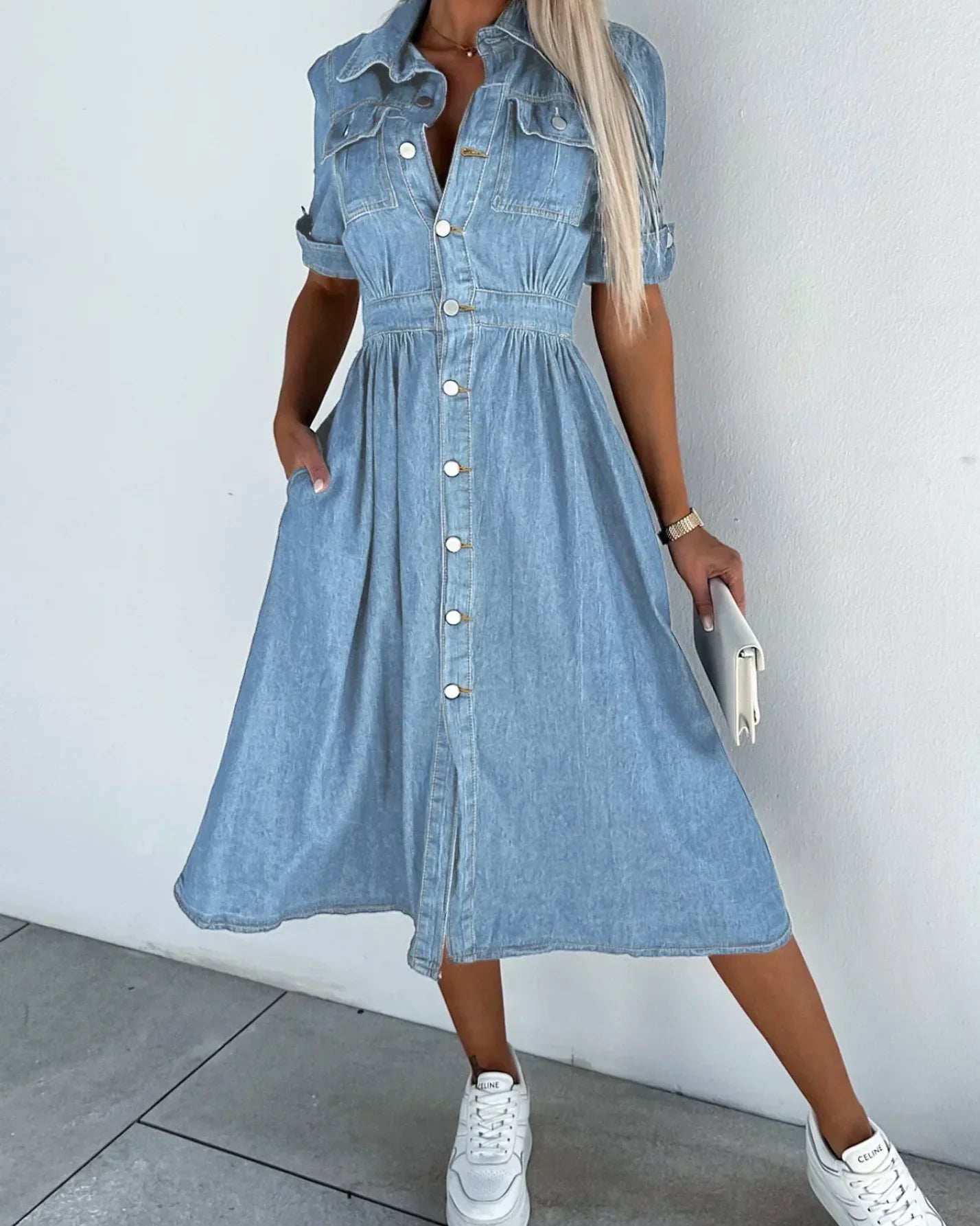 Midi Denim Kjole med Knapper | Blå | Denim | Casual & Stilfuld Tøj og Tilbehør > Beklædning > Kjoler > Casual Kjoler
